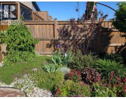 71 CLARA CRESCENT - 34