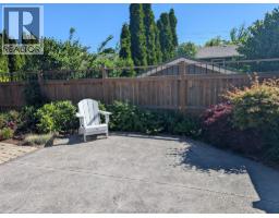 71 CLARA CRESCENT - 37