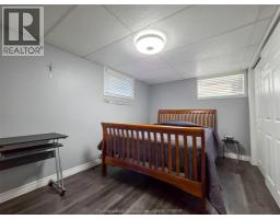 164 LLYDICAN AVENUE - 32