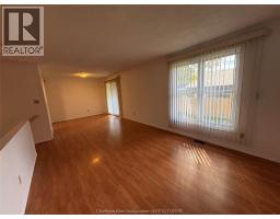 104 Randolf CRESCENT - 4