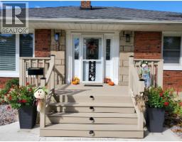 51 Tweedsmuir AVENUE East - 2