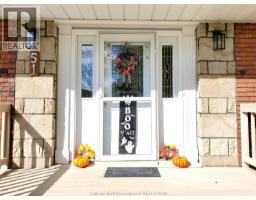 51 Tweedsmuir AVENUE East - 3