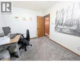 112 Churchill STREET - 22