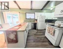 112 Churchill STREET - 6