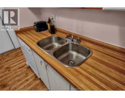 1580 Ernest AVENUE UnitNo. 306 - 9