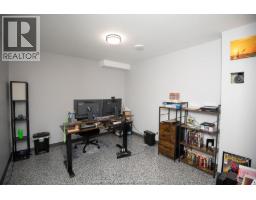 4011 DUFFERIN AVENUE - 28