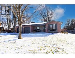 52 FARMHOUSE PLACE - 3