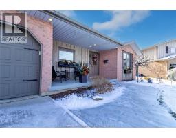 52 FARMHOUSE PLACE - 4