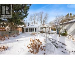 412 GREGORY DRIVE East - 12