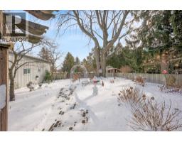 412 GREGORY DRIVE East - 13