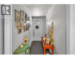 412 GREGORY DRIVE East - 16