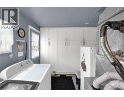 412 GREGORY DRIVE East - 18