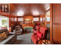 412 GREGORY DRIVE East - 27