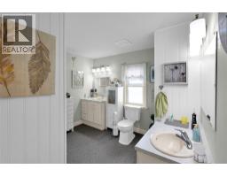 412 GREGORY DRIVE East - 33