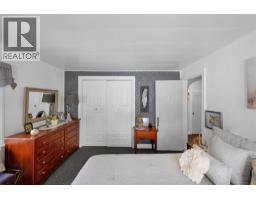 412 GREGORY DRIVE East - 39