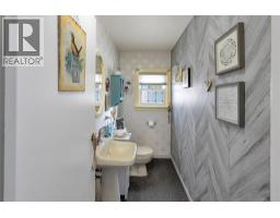 412 GREGORY DRIVE East - 43