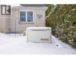 412 GREGORY DRIVE East - 5