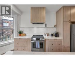 11 Victoria AVENUE - 11