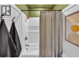 11 Victoria AVENUE - 16