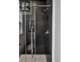 11 Victoria AVENUE - 23