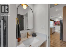 11 Victoria AVENUE - 24