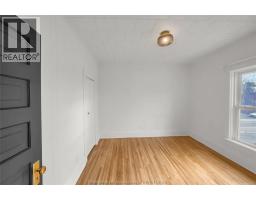 11 Victoria AVENUE - 37