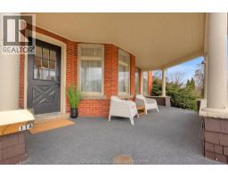 11 Victoria AVENUE - 43