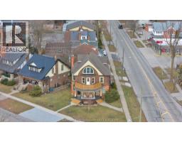 11 Victoria AVENUE - 45