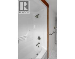 137 Oxley DRIVE - 19