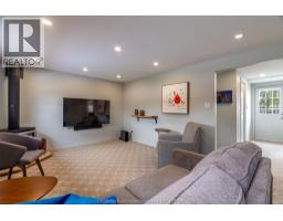 10 Cardinal CRESCENT - 18