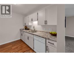 13 Vander AVENUE - 9