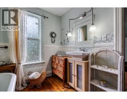 3 Lansdowne AVENUE - 25