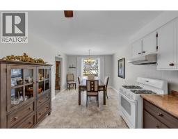 9 Thornhill CRESCENT - 11