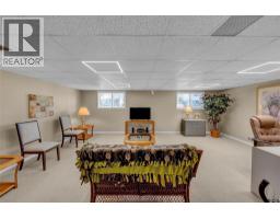 9 Thornhill CRESCENT - 24