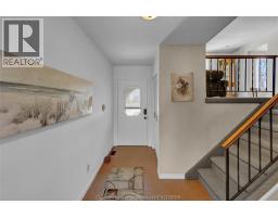 9 Thornhill CRESCENT - 4