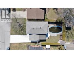 9 Thornhill CRESCENT - 45