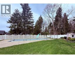 927 Charing Cross ROAD - 2