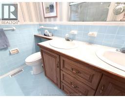 927 Charing Cross ROAD - 21