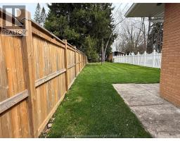 927 Charing Cross ROAD - 37