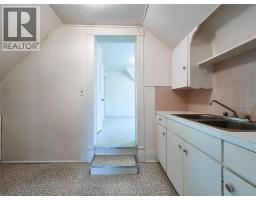 34 Park AVENUE West - 33