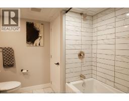 31 Adelaide STREET North - 10