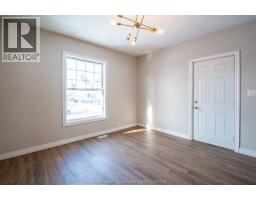 31 Adelaide STREET North - 13