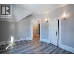 31 Adelaide STREET North - 30