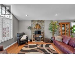 8 Windfield CRESCENT - 11