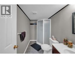 8 Windfield CRESCENT - 42