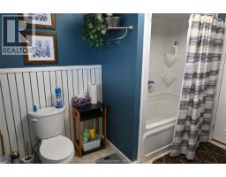 2 Freda STREET - 25