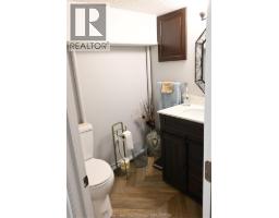 2 Freda STREET - 30