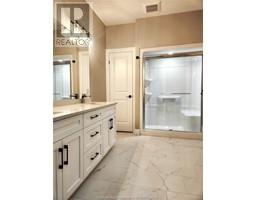 2 Jonathan STREET - 13