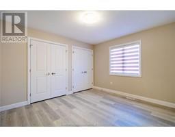183 Moonstone CRESCENT - 25