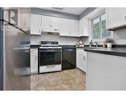 39 SAUGEEN AVENUE - 12
